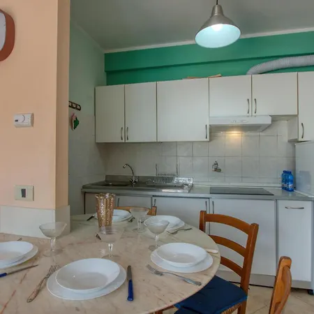 2 Bedroom Lovely In *